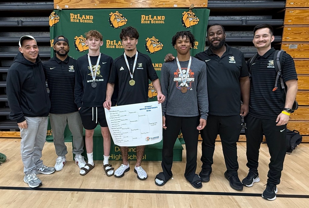 The OHS Boys Wrestling team finished 7th out of 32 teams at Regionals and punched THREE tickets to State.  Congratulations to Connor Barnes, Sebastian Bonachea, and Keenan Freeland on qualifying for the State Tournament. They will join Kailani Barrientos and Zoe Goode next week.  Special recognition to:  Landon Raley Timothy Burdick Connor Barnes – Regional Finalist Isaiah Washner Sebastian Bonachea – Regional Champion Keenan Freeland – Third Place Matt Ingram Josiah Edwards Cedric Harris Evan Brown Chris Jules  #OakleafWrestling