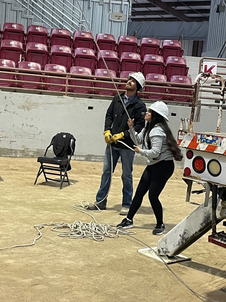 Last week, Ridgeview students attended Construction Career Days (CCD), where they participated in interactive Learning Labs with industry professionals, explored internship and career opportunities in the Career Center, and experienced hands-on demonstrations during the Equipment Experience, gaining valuable insight into careers within the construction industry.
