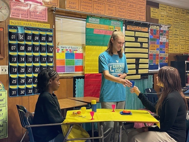 Students in Señora Peña’s Spanish 2 class recently brought their learning to life through role-play presentations based on different situations that could happen in a restaurant. Using their Spanish vocabulary and conversational skills, students acted out scenarios to practice ordering food, asking questions, and responding in real-world contexts. Their creativity made the presentations both fun and engaging while strengthening their confidence in speaking the language. 