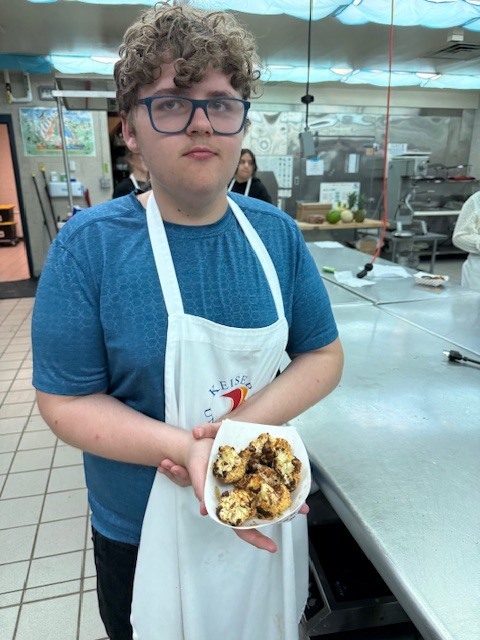 In Ms. LaPierre’s culinary class, students wrapped up their nutrition unit by exploring creative ways to make healthy substitutions in everyday meals. Using cauliflower as a nutritious alternative, students worked in groups to research recipes and prepare a variety of dishes, including pizza with cauliflower crust and baked cauliflower bites. Through collaboration and hands-on cooking, students discovered that healthy choices can also be delicious; many were pleasantly surprised by how much they enjoyed their creations!