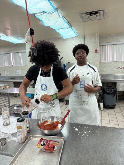 In Ms. LaPierre’s culinary class, students wrapped up their nutrition unit by exploring creative ways to make healthy substitutions in everyday meals. Using cauliflower as a nutritious alternative, students worked in groups to research recipes and prepare a variety of dishes, including pizza with cauliflower crust and baked cauliflower bites. Through collaboration and hands-on cooking, students discovered that healthy choices can also be delicious; many were pleasantly surprised by how much they enjoyed their creations!