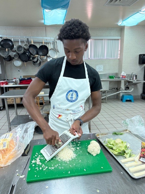 In Ms. LaPierre’s culinary class, students wrapped up their nutrition unit by exploring creative ways to make healthy substitutions in everyday meals. Using cauliflower as a nutritious alternative, students worked in groups to research recipes and prepare a variety of dishes, including pizza with cauliflower crust and baked cauliflower bites. Through collaboration and hands-on cooking, students discovered that healthy choices can also be delicious; many were pleasantly surprised by how much they enjoyed their creations!