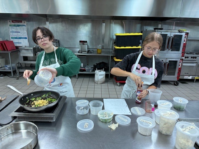 In Ms. LaPierre’s culinary class, students wrapped up their nutrition unit by exploring creative ways to make healthy substitutions in everyday meals. Using cauliflower as a nutritious alternative, students worked in groups to research recipes and prepare a variety of dishes, including pizza with cauliflower crust and baked cauliflower bites. Through collaboration and hands-on cooking, students discovered that healthy choices can also be delicious; many were pleasantly surprised by how much they enjoyed their creations!