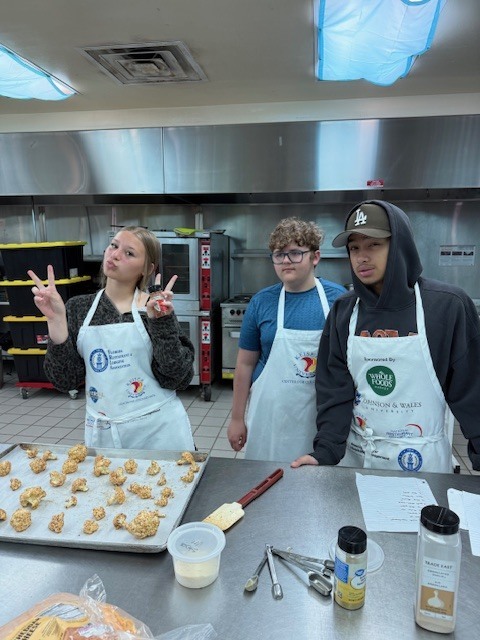 In Ms. LaPierre’s culinary class, students wrapped up their nutrition unit by exploring creative ways to make healthy substitutions in everyday meals. Using cauliflower as a nutritious alternative, students worked in groups to research recipes and prepare a variety of dishes, including pizza with cauliflower crust and baked cauliflower bites. Through collaboration and hands-on cooking, students discovered that healthy choices can also be delicious; many were pleasantly surprised by how much they enjoyed their creations!