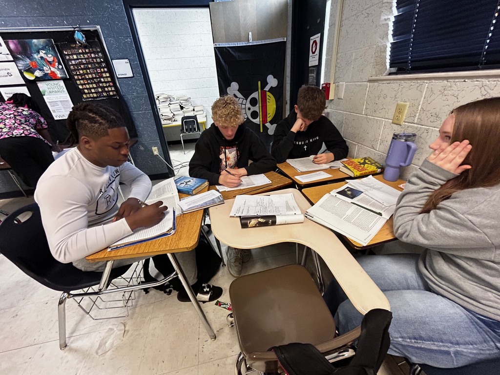 In Mr. Ray’s 10th-grade English class, students engaged in collaborative learning as they analyzed a variety of texts, including The Golden Touch, The Necklace, Civil Peace, In La Rinconada, and a poetry collection. Working in groups, students examined their assigned text to identify figurative language while discussing how these literary devices help develop the central idea. Throughout the lesson, students participated in meaningful academic conversations and supported their thinking with evidence from the text. #PanthersRISE 