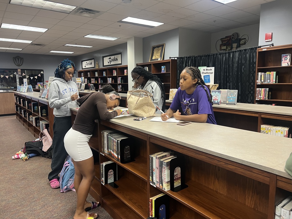 Knights giving back in the best way! Today, our Rising Above club teamed up with our Senior Women to spread a little springtime joy. Together, they created cheerful, spring-themed cards and filled Easter eggs for an upcoming egg hunt at a local assisted living facility. We are proud of these students for making a difference and brightening someone’s day.