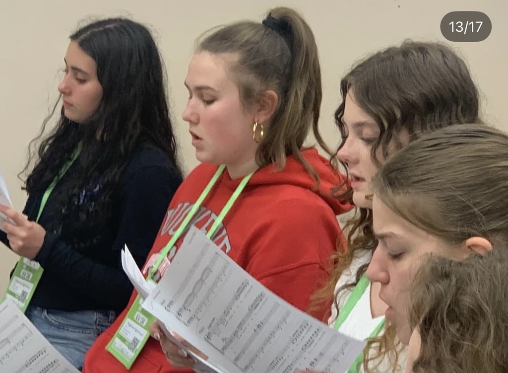 Some of our chorus students had an incredible experience at The Broadway Vocal Clinic in New York, where they worked alongside industry professionals and immersed themselves in the artistry and discipline of Broadway performance. Through this experience, they strengthened their vocal skills, learned from experts in the field, and gained insight into what it takes to perform at a high level.  A special shoutout to @misskimizzo for the impact she made on our students throughout this experience. Her passion, talent, and dedication to mentoring young performers truly inspired our group and made this opportunity even more meaningful. We are so grateful for the time, energy, and heart she pours into supporting students.  Experiences like this are what it’s all about—learning beyond the classroom, growing as performers, and creating memories that will last a lifetime.