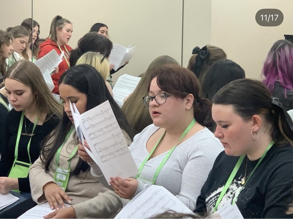 Some of our chorus students had an incredible experience at The Broadway Vocal Clinic in New York, where they worked alongside industry professionals and immersed themselves in the artistry and discipline of Broadway performance. Through this experience, they strengthened their vocal skills, learned from experts in the field, and gained insight into what it takes to perform at a high level.  A special shoutout to @misskimizzo for the impact she made on our students throughout this experience. Her passion, talent, and dedication to mentoring young performers truly inspired our group and made this opportunity even more meaningful. We are so grateful for the time, energy, and heart she pours into supporting students.  Experiences like this are what it’s all about—learning beyond the classroom, growing as performers, and creating memories that will last a lifetime.