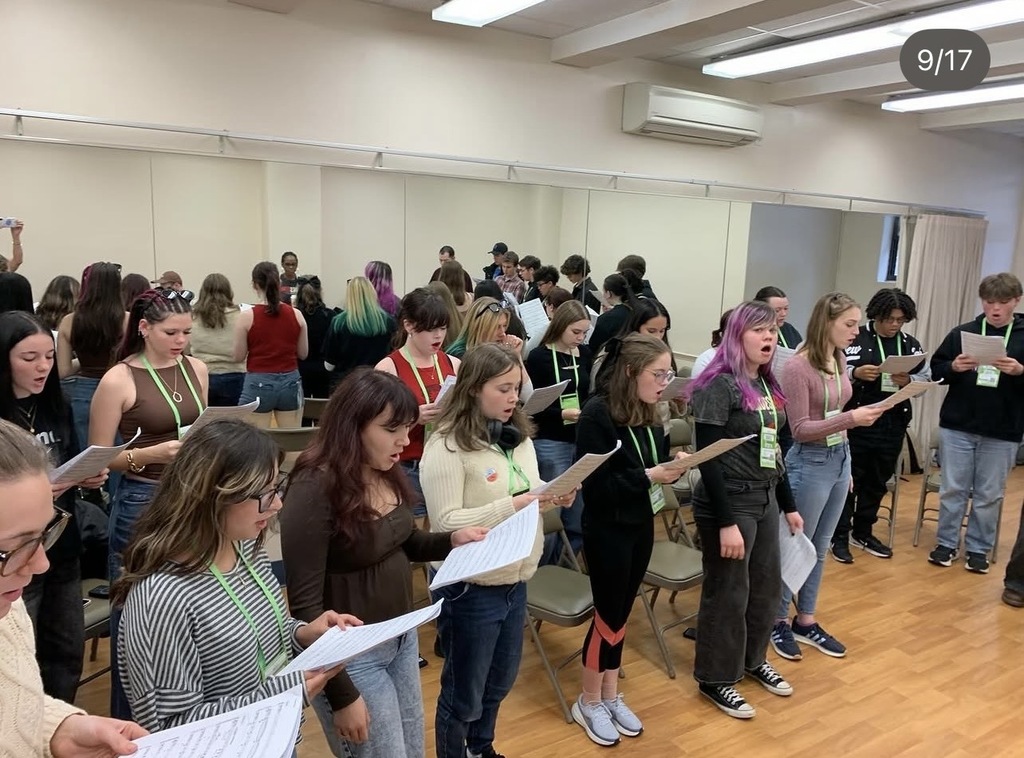 Some of our chorus students had an incredible experience at The Broadway Vocal Clinic in New York, where they worked alongside industry professionals and immersed themselves in the artistry and discipline of Broadway performance. Through this experience, they strengthened their vocal skills, learned from experts in the field, and gained insight into what it takes to perform at a high level.  A special shoutout to @misskimizzo for the impact she made on our students throughout this experience. Her passion, talent, and dedication to mentoring young performers truly inspired our group and made this opportunity even more meaningful. We are so grateful for the time, energy, and heart she pours into supporting students.  Experiences like this are what it’s all about—learning beyond the classroom, growing as performers, and creating memories that will last a lifetime.