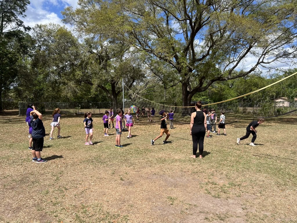 Field Day Fun! Thanks bunches to Coach Bravo, teachers and  all our parent volunteers who helped us make Field Day the BEST DAY EVER! We think our kiddos may have had a good time!