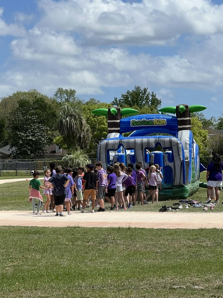 Field Day Fun! Thanks bunches to Coach Bravo, teachers and  all our parent volunteers who helped us make Field Day the BEST DAY EVER! We think our kiddos may have had a good time!