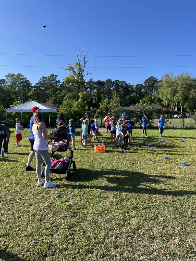 💥Field Day Fun Post #2💥 Thanks bunches to Coach Bravo, our teachers/faculty and all our parent volunteers who helped us make Field Day the BEST DAY EVER!🤩 We think our kiddos may have had a good time!🤣
