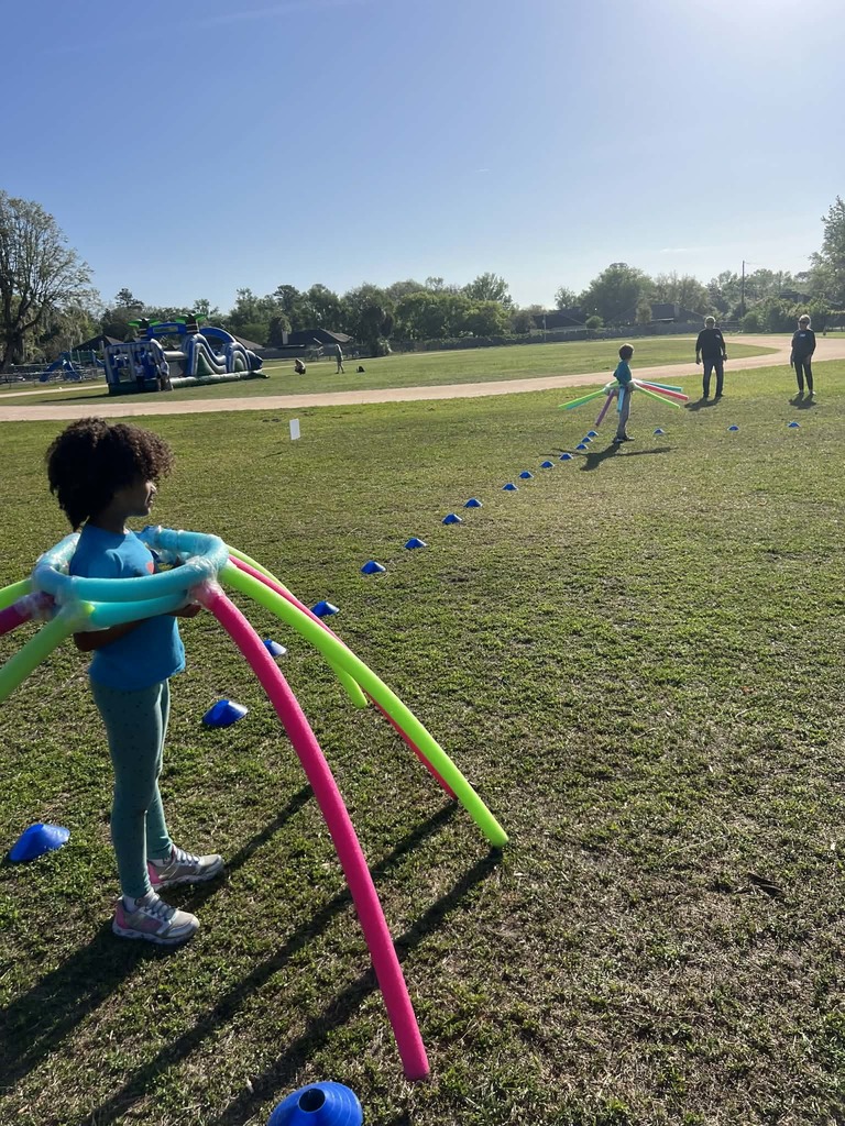 💥Field Day Fun Post #2💥 Thanks bunches to Coach Bravo, our teachers/faculty and all our parent volunteers who helped us make Field Day the BEST DAY EVER!🤩 We think our kiddos may have had a good time!🤣