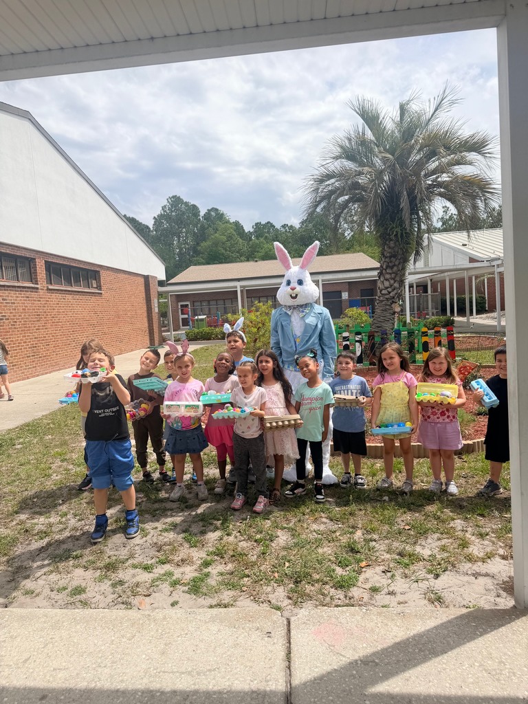 Members of FFEA spent time with our Ridgeview Elementary kindergarteners, helping bring joy to their Egg Hunt experience. A special highlight was senior Jamarion DuPont stepping into the role of the Easter Bunny, creating smiles and memories for our youngest learners. We are so proud of our students for giving back and representing Ridgeview with such kindness and Panther pride!