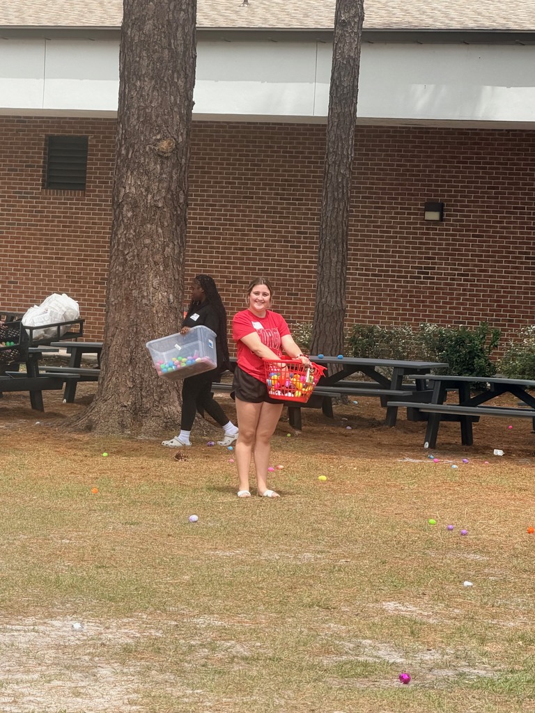 Members of FFEA spent time with our Ridgeview Elementary kindergarteners, helping bring joy to their Egg Hunt experience. A special highlight was senior Jamarion DuPont stepping into the role of the Easter Bunny, creating smiles and memories for our youngest learners. We are so proud of our students for giving back and representing Ridgeview with such kindness and Panther pride!