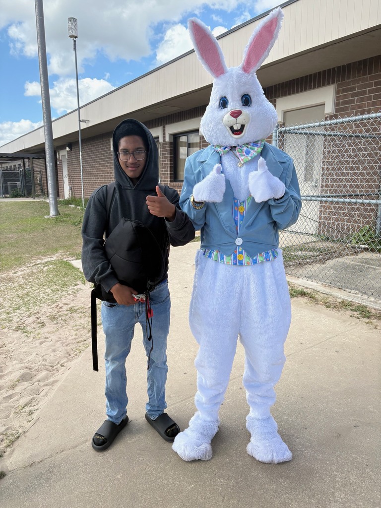 The Easter Bunny…we know him! 🐰💙  He made a few special appearances around Ridgeview, bringing smiles, laughs, and a little extra fun to our campus. Our students loved the surprise visits and photo ops—just another reminder that at Ridgeview, we know how to celebrate and make memories together!