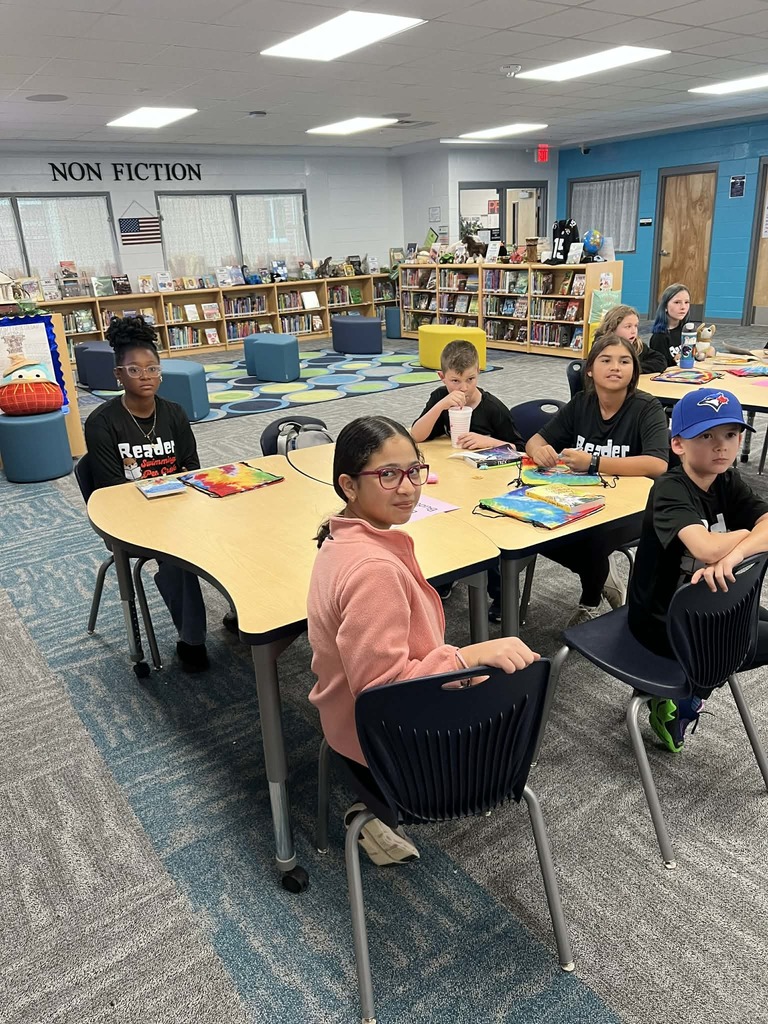 📘🌞SSYRA Battle Teams🌞📘 These SPC Reader Leaders had their Battle of the Books Trivia competition this week and did a terrific job! So proud of how they represented our school and how hard they have worked to reach this goal.
