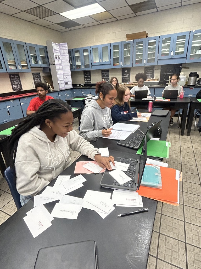 Ms. Derousie’s biology students are hard at work preparing for the upcoming EOC! After completing their quiz, students jumped right into targeted review—finalizing EOC notecards, studying key concepts for next week’s mock EOC, and using their time productively to stay ahead. This kind of structured, intentional preparation is exactly what helps our students build confidence and master the content. We love seeing the focus and dedication as they continue working toward success!