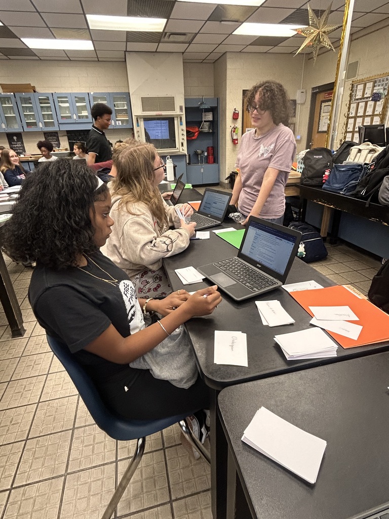 Ms. Derousie’s biology students are hard at work preparing for the upcoming EOC! After completing their quiz, students jumped right into targeted review—finalizing EOC notecards, studying key concepts for next week’s mock EOC, and using their time productively to stay ahead. This kind of structured, intentional preparation is exactly what helps our students build confidence and master the content. We love seeing the focus and dedication as they continue working toward success!