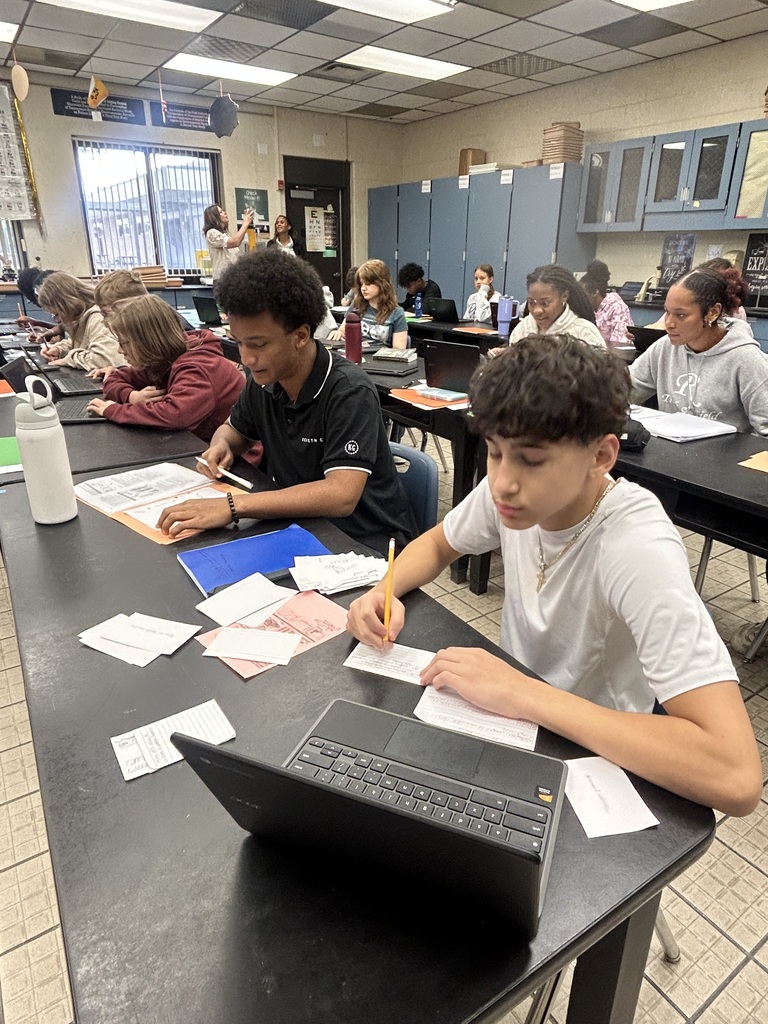 Ms. Derousie’s biology students are hard at work preparing for the upcoming EOC! After completing their quiz, students jumped right into targeted review—finalizing EOC notecards, studying key concepts for next week’s mock EOC, and using their time productively to stay ahead. This kind of structured, intentional preparation is exactly what helps our students build confidence and master the content. We love seeing the focus and dedication as they continue working toward success!