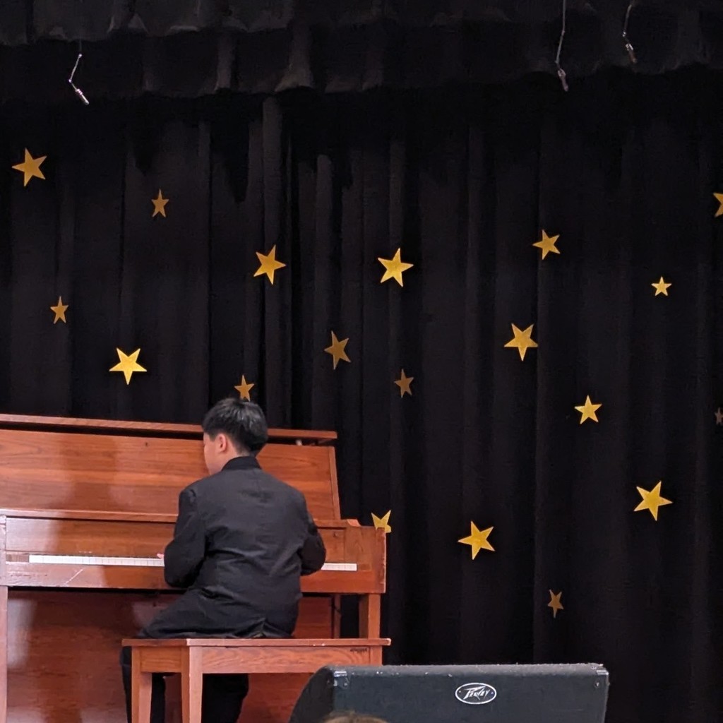 🌟 BRAVO, MANATEES! 🌟 What an absolutely incredible night! A huge THANK YOU to all of our amazing 3rd through 6th-grade performers who took the stage for our 3rd Annual Talent Show. From the music and magic to the dance moves and comedy, you truly blew us away with your hard work and bravery! 🎤✨👏  We also want to give a special shout-out to the families, teachers, and staff who came out to cheer, clap, and make the night so special. Our school community is truly one of a kind.