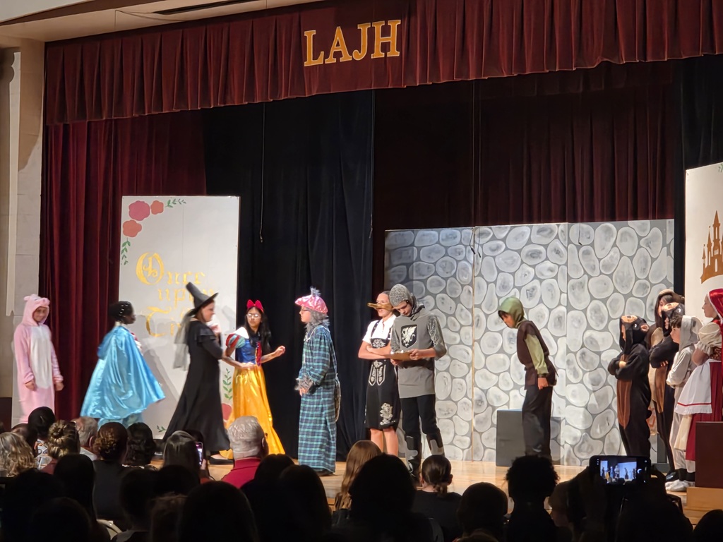 LAJH Performance of Shrek The Musical 