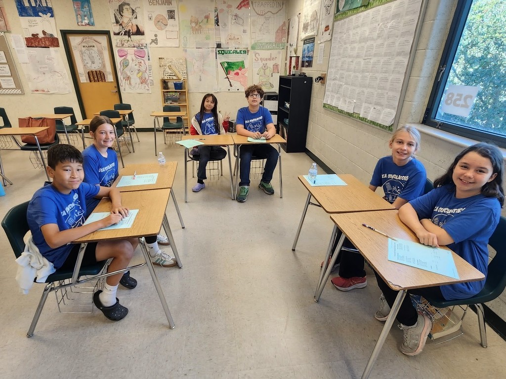 We are thrilled to announce the outstanding results from today's district-wide Math Field Day competition!  Our students demonstrated exceptional problem-solving skills and academic excellence across the board. Please join us in celebrating:  4th Grade: 1st Place Overall  5th Grade: 2nd Place Overall  6th Grade: Silver Level Award  Congratulations to the students and the dedicated teachers who helped prepare them for this success. This is a testament to the strong mathematical foundation being built in our classrooms! 📚📐