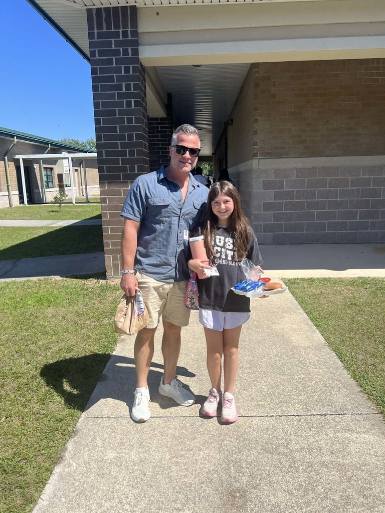 We had the best time ever with our families at our Annual School Wide Picnic! Thanks bunches to everyone who made this event a success.  We always have an amazing turnout and love seeing such great support from our SPC Community🥰
