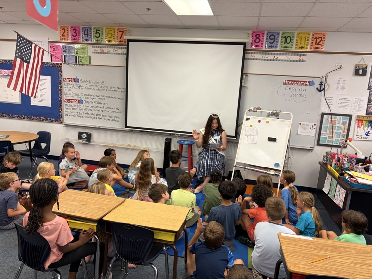 Miss Ponte Vedra visits second grade. 
