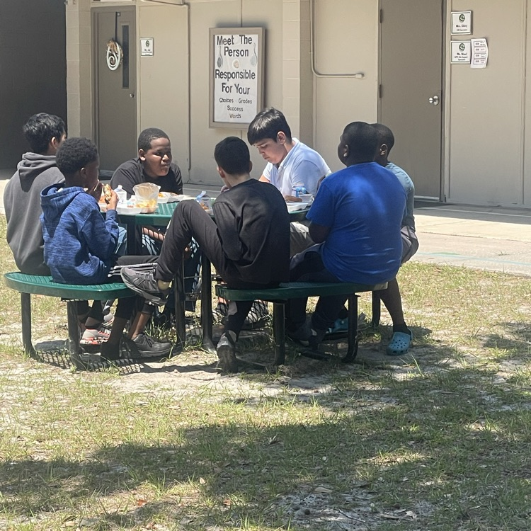 lunch outside 