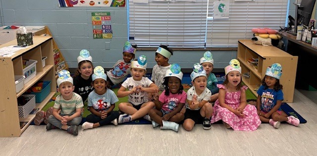 Our Little Paws had the sweetest time celebrating Earth Day last week! Students learned about taking care of our planet while showing their creativity through adorable Earth-themed drawings and activities. From sharing what makes Earth special to creating their own colorful masterpieces, our youngest Panthers were fully engaged and excited to learn.