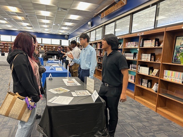 Last week, our IB Juniors presented their Theory of Knowledge Exhibition projects to peers and teachers, demonstrating thoughtful inquiry and meaningful reflection. These presentations gave students the opportunity to explore how knowledge manifests tangibly in objects around them and to examine the material practices and processes that enable us to make knowledge claims.  Students also considered the real-world consequences of applying knowledge and reflected on how knowing involves more than just intellect. Through their projects, they showed that knowledge is connected to the objects, materials, concepts, and ideas that shape our world. We are proud of the depth of thinking, confidence, and creativity our students displayed during this impressive showcase.  #PanthersRISE 