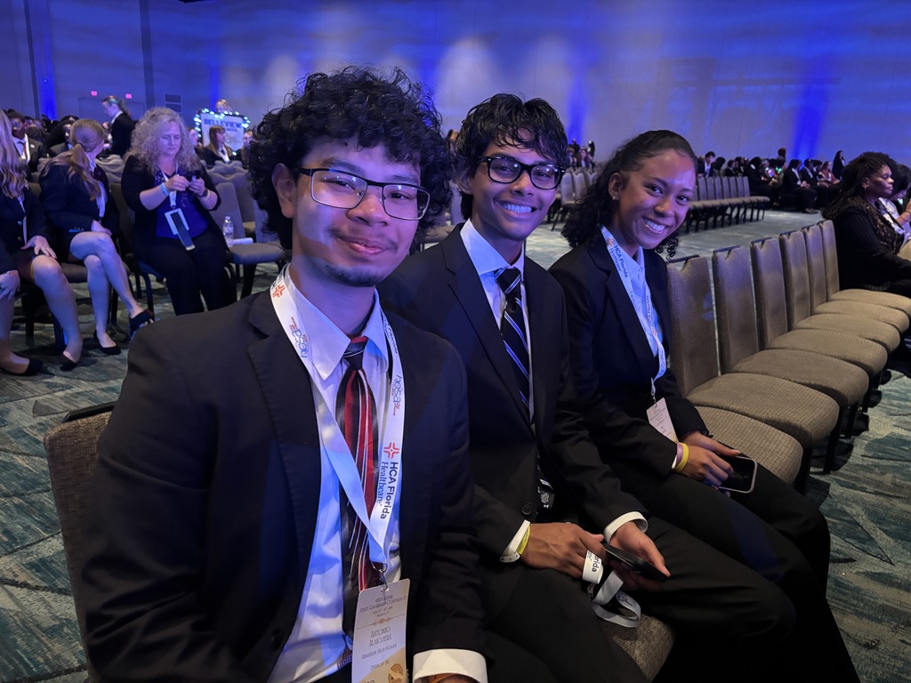 Kaden, Kie, and Antonio proudly represented Ridgeview at the HOSA State Conference recently! Kaden and Kie advanced to Round 2 in their competitive event, CPR/First Aid, and Antonio served on the Courtesy Corps. Antonio also had the exciting opportunity to meet the writer and developer of our CNA curriculum—someone well-known in the health science community. We were able to thank her for her support, as she has played a significant role in our students’ success on the CNA exam!