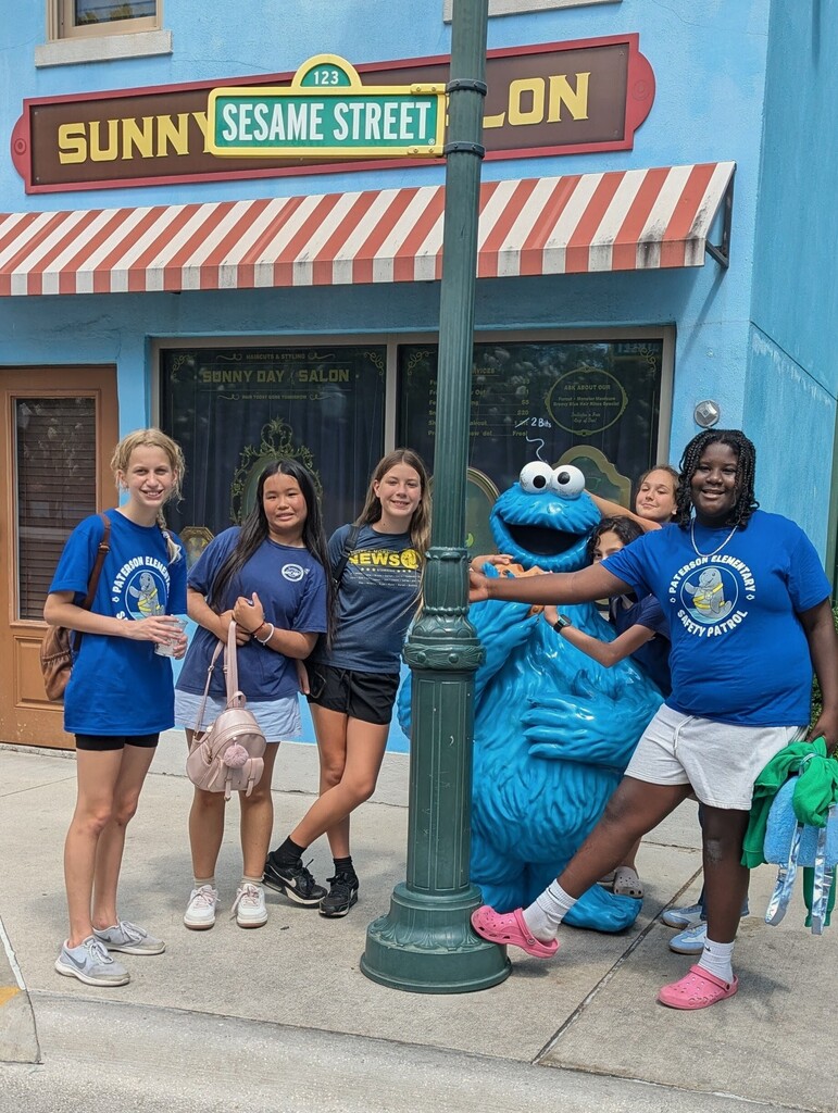 Our Safety Patrols and Manatee Morning News students took a well-deserved field trip to SeaWorld this week!  We want to extend a massive thank you to these dedicated individuals. Because of their hard work and commitment, our school stays safe, protected, and well-informed every single morning. We are so proud of the leadership they show daily, and we're thrilled they had such a fun day celebrating their hard work!