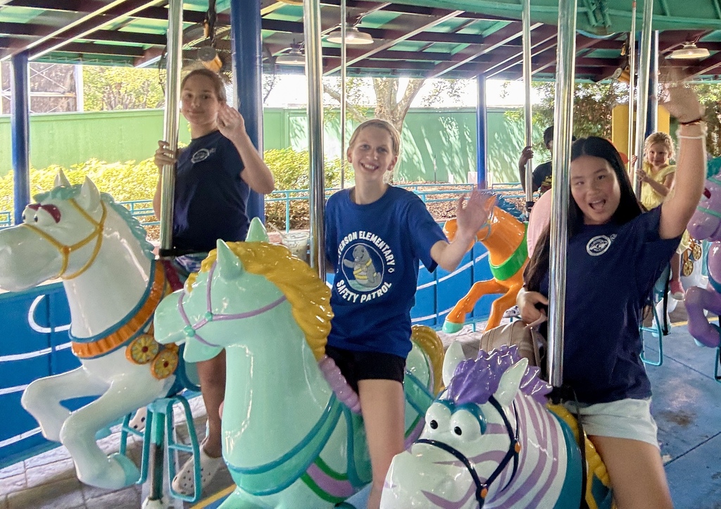 Our Safety Patrols and Manatee Morning News students took a well-deserved field trip to SeaWorld this week!  We want to extend a massive thank you to these dedicated individuals. Because of their hard work and commitment, our school stays safe, protected, and well-informed every single morning. We are so proud of the leadership they show daily, and we're thrilled they had such a fun day celebrating their hard work!