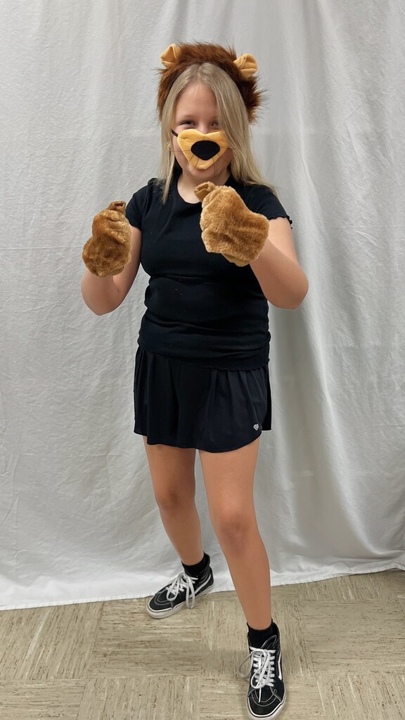 🌪️ There’s no place like 6th grade! 👠  Our 6th graders are wrapping up their End-of-the-Year activities in style with a Wizard of Oz Dress-Up Day! From Dorothys and Scarecrows to Tin Men and Lions, the hallway has officially turned into the Yellow Brick Road.  We are so proud of our students as they follow the road toward the end of the school year! 🎓✨