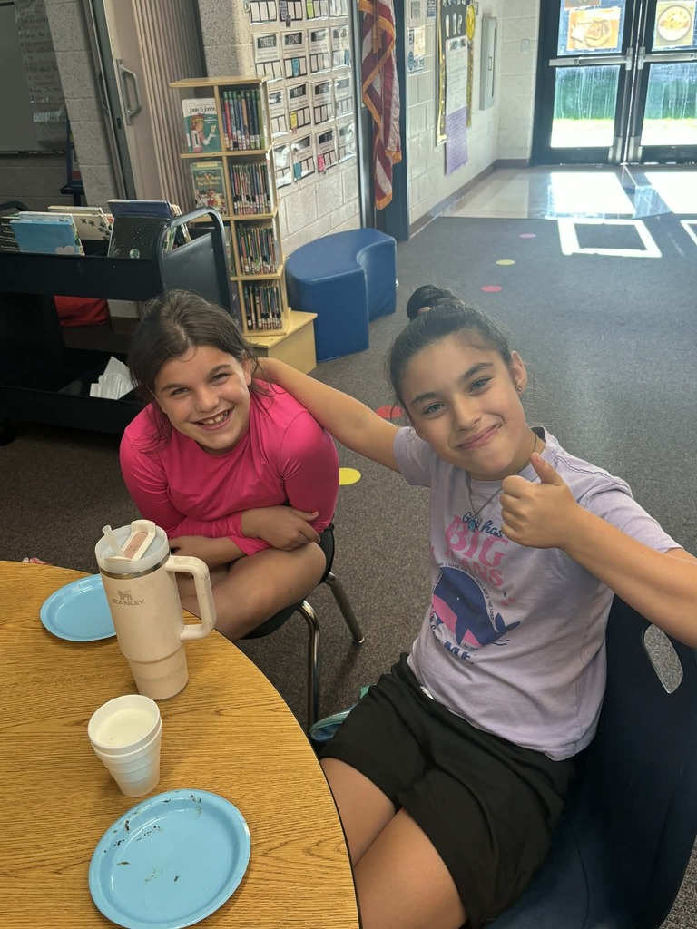 How do we celebrate SPC Reader Leaders?  Donut Style....these kiddos read 3+ SSYRA books to earn a Donut Breakfast with Mrs. Dryden in the library. Way to go!