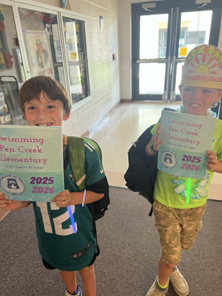 Yearbook signing party yesterday was so fun! Kidlets got to pick up this year's yearbook and have buddies sign it! If you still want a yearbook, before we run out be sure to go to MySchoolBucks lickety split