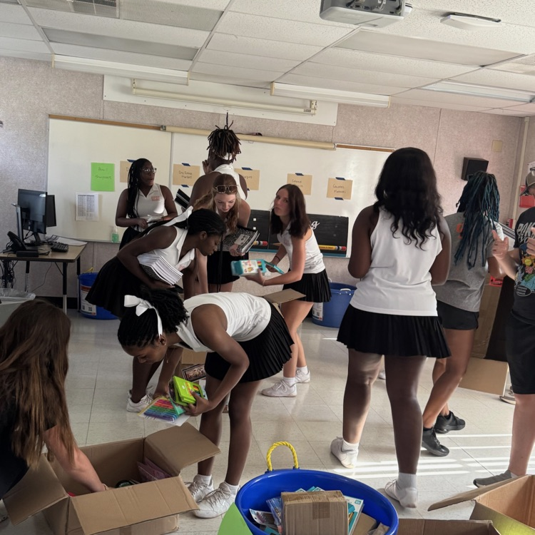 Raiders Un-Stuff the Bus!
