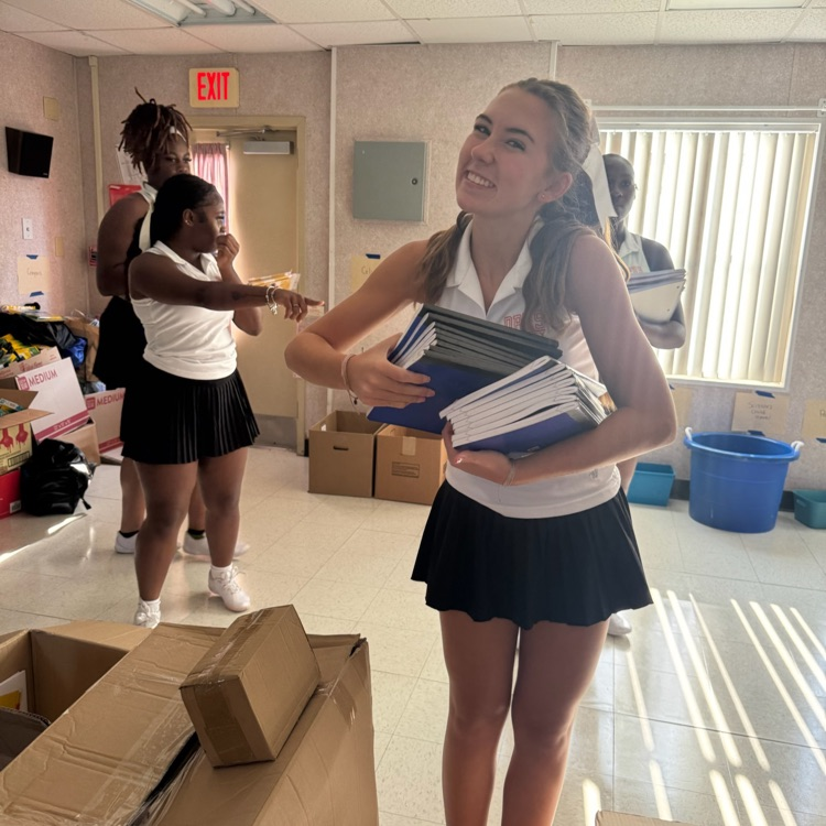 Raiders Un-Stuff the Bus!