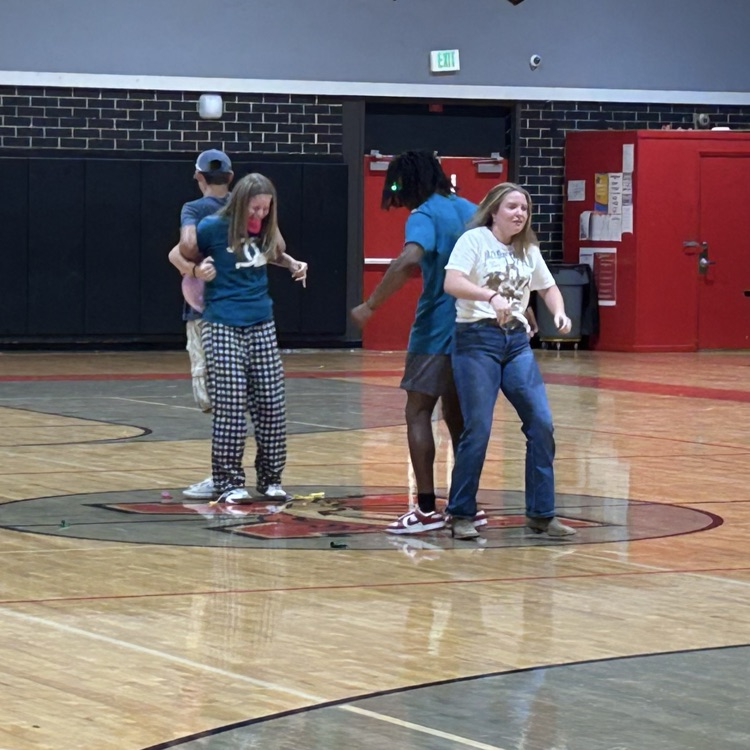 freshmen class at bronco round up