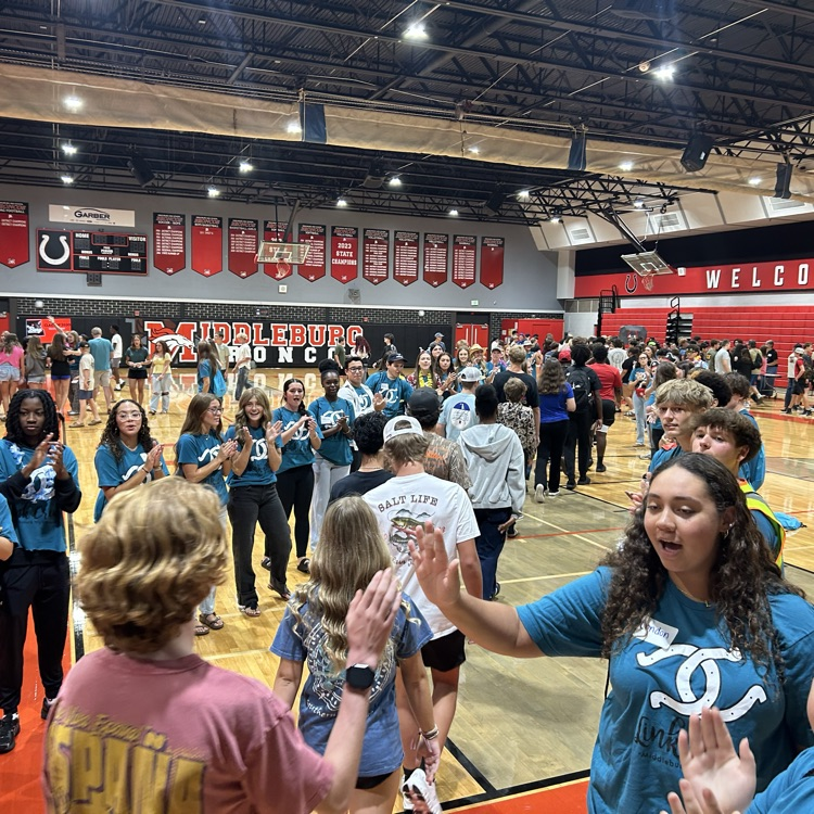 freshmen class at bronco round up