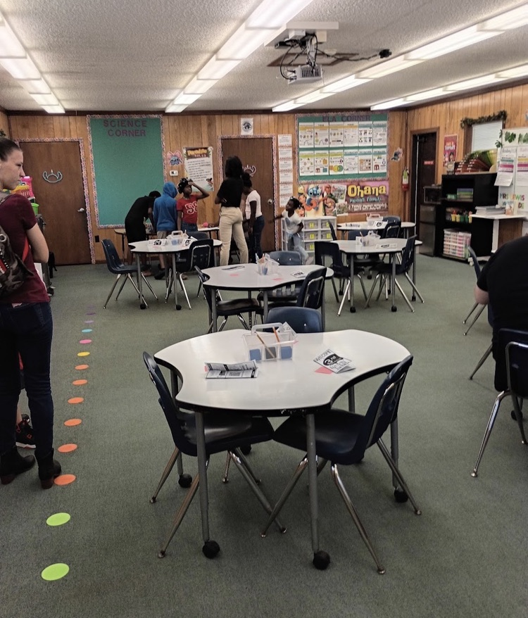 Students, Family, Staff, and Community partners at Meet the Teacher event