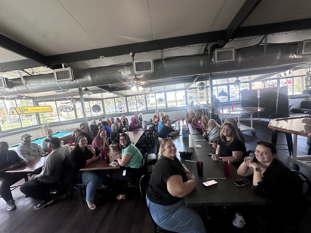 Picture of BLC staff having lunch at Roger That