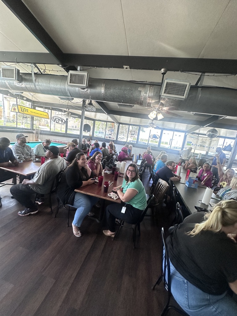 Picture of BLC staff having lunch at Roger That