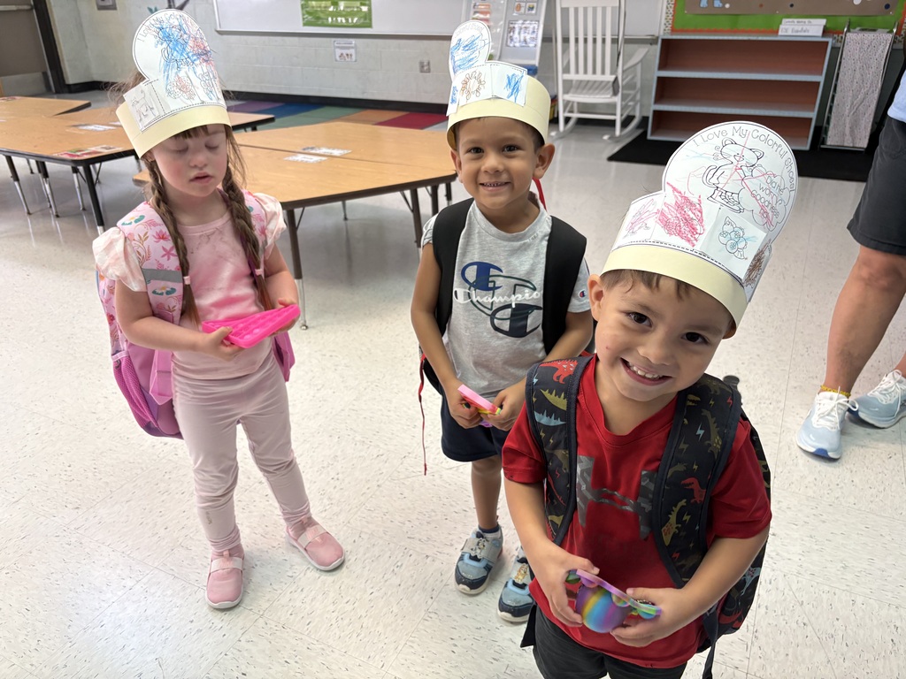 It’s a groovy day in Mrs. Ellsworth’s class! 🐾✨ Our learners dove into the world of Pete the Cat—using their hands, bodies, and voices to master literacy, colors, and counting! From tactile sorting to visual matching, these superstars learn best when they can move, play, and make some noise! 🎨🔢 #GroovyLearners 🐾 #HandsOnClassroom 🎨 #PeteTheCatPreschool 📚