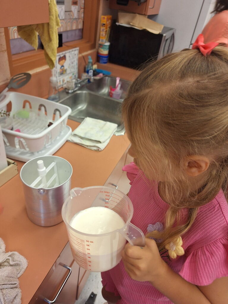 Scoops of fun and tons of science! 🍦✨ Our VPK scientists turned ice cream making into a deliciously hands-on lesson today. We practiced measuring, learned all about solids and liquids, and got to taste the ultimate tasty experiment! 🧪🥣😋