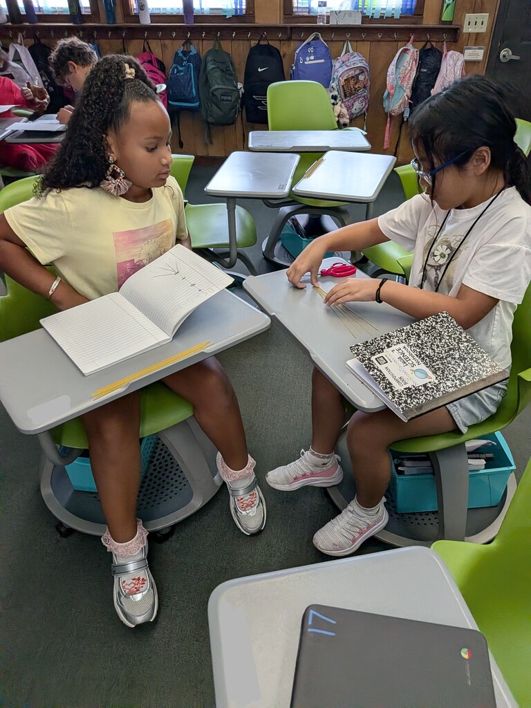 12 spaghetti noodles. 1 strip of tape. Unlimited imagination! 🍝✨ Mrs. Castillo’s class took on the ultimate building challenge today. Future engineers in the making! 🏗️ Pass the sauce, we’re building bridges!