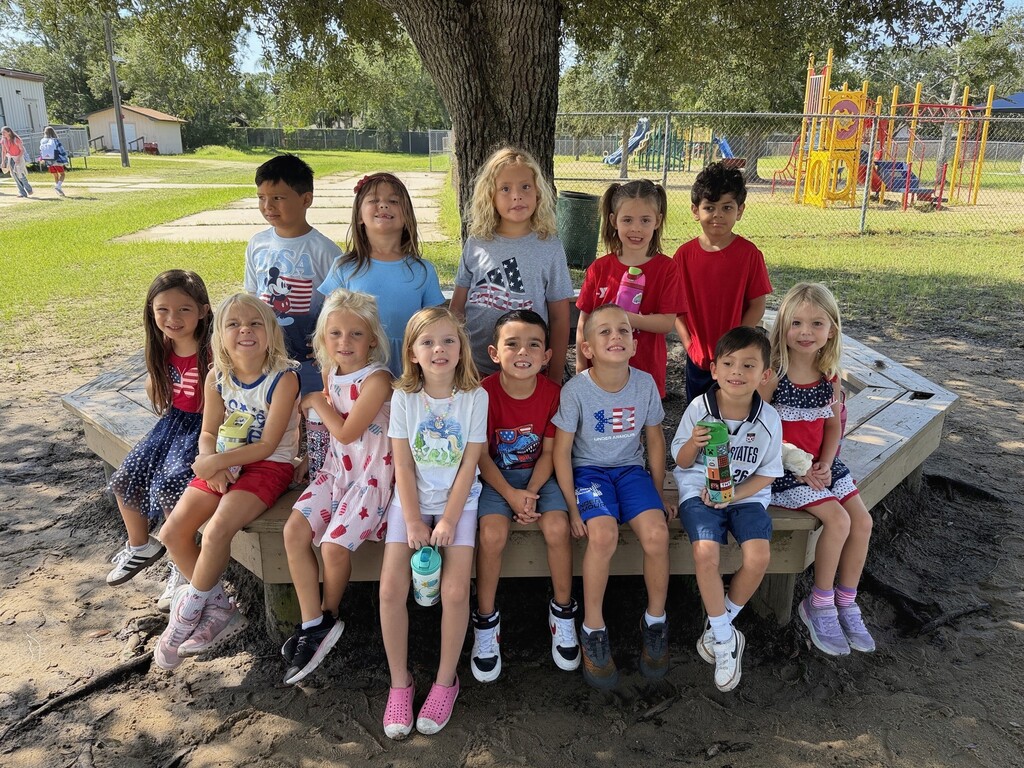 ❤️🤍💙 Honoring our heroes.  We are so grateful for our Manatee students, teachers, and staff who wore Red, White, and Blue for 9/11 Hero’s Day. Standing together as a unified school community, we pay tribute to the lives lost on this tragic day and honor the incredible courage of the first responders who risked everything to save others.  Thank you to everyone who joined us in remembering and honoring these brave individuals.