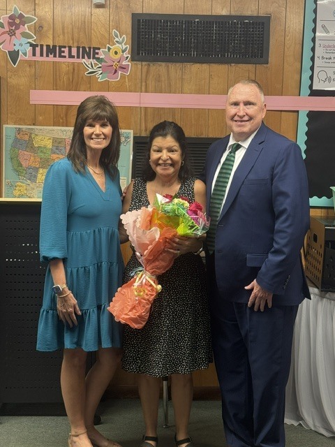 ✨ Honoring Excellence at Paterson Elementary! ✨ It is with great honor and excitement that we announce this year's Teacher of the Year, Mrs. Steinfurth, and School-Related Employee of the Year, Mrs. Ramirez! 🌟 Mrs. Steinfurth is an extraordinary 5th-grade math teacher who teaches, reaches, and inspires every single student who walks into her classroom. Her passion for helping kids grow makes a lasting impact every single day. 🌟 Mrs. Ramirez works tirelessly behind the scenes and in the spotlight, supporting our teachers and actively engaging with students both inside and outside the classroom. Her dedication keeps our school running smoothly and with so much heart. Please join us in celebrating these two incredible women who make Paterson Elementary and our Manatee family better every day! 🏆🎉